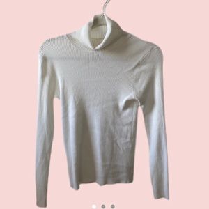 chico’s comfy ribbed all white turtleneck